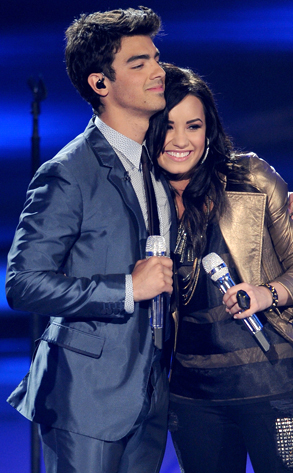 Joe Jonas, Demi Lovato Joe Jonas, Demi Lovato